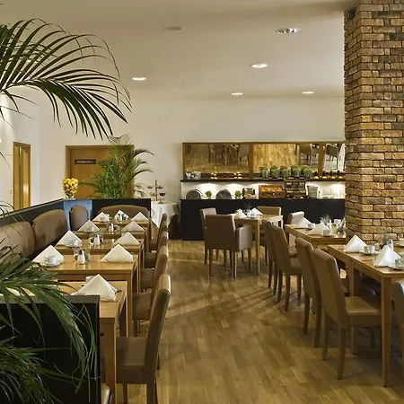 Tryp By Wyndham Hotel 4*